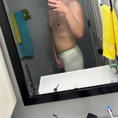 Nude_coutur's profile picture. |24| |Gay| |IL|