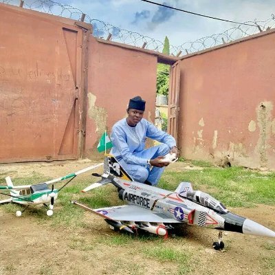 Born to win studying at FLYING
WILLING ABLE READY CUSTODIAN AND REGMENTED Y.ALIYU UAV,FGHT,TP PLT
AEROSPACE AND AERONAUTIC ENGINEER.
....