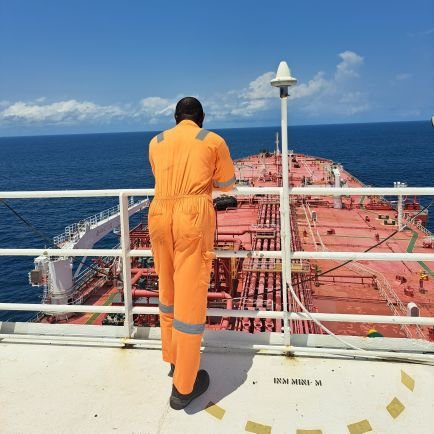 IGBO. Sailor (Ship's Mate), HLO Certified. Cargo Operator (FPSO, FSO, VLCC), HSE Advisor (offshore), ISPS/SSO Certified. 
#It is rewarding to master the sea ✌🏿