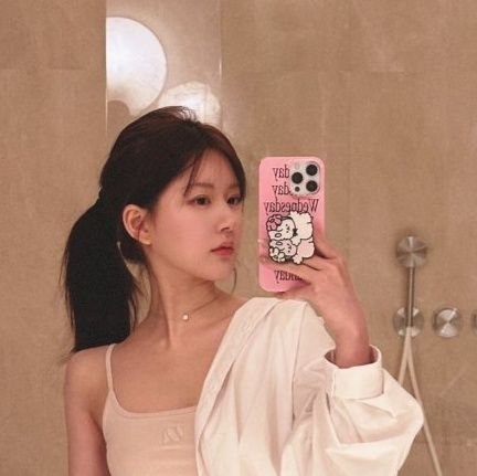 zhaozhi_00's profile picture. Ms. Zhao Lusi Only🌹
She's our 🌞shine