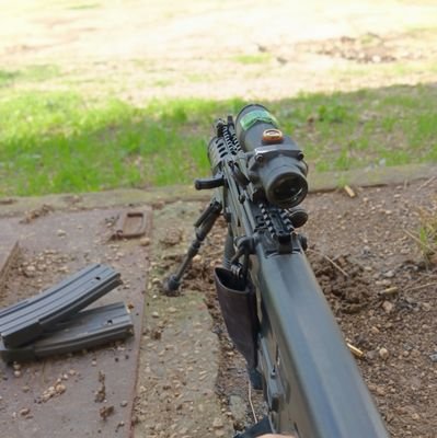 achbadam's profile picture. מרן הרב עובדיה שומר עלינו מלמעלה. 

13 גולני, כי זה אף פעם לא עוזב אותך!