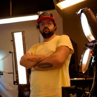 Ginu_x's profile picture. Napoletano. Faccio cose che, ogni tanto, mi piacciono pure.