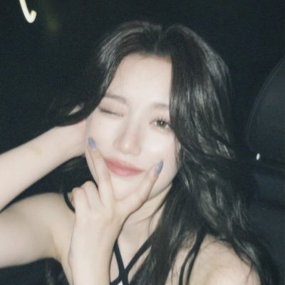 skysivy's profile picture. 💭- amante de café e cachorros obesos |#studytwtbr