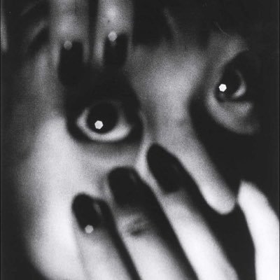 gravejello's profile picture. very normal person