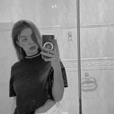 Vickigggg's profile picture. 7 7 7 • 18