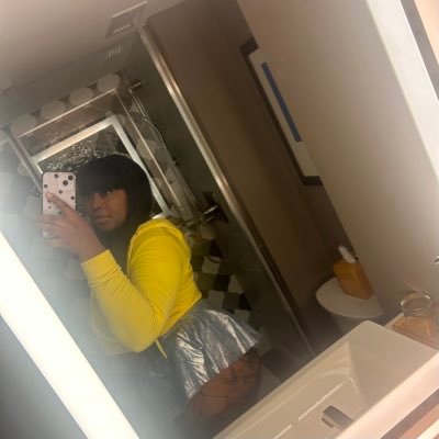 I KNOW YOU’RE LURKIN ON MY PAGE 🥴Just follow me😏 $Prettyasszayy97