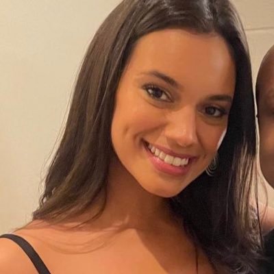 comentsbbb24's profile picture. 