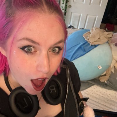 Twitch Affiliate!! https://t.co/Pdt461BjpO • she/her