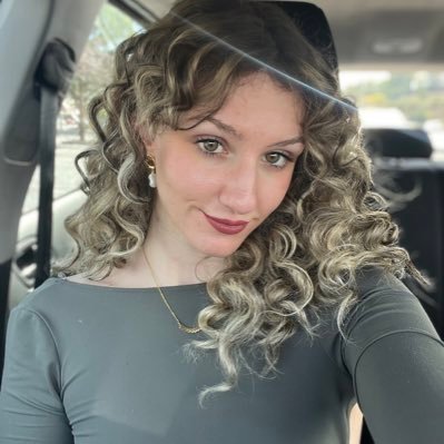 andreaamunet's profile picture. A veces me olvido de que tengo twitter, perdón 🙃✨