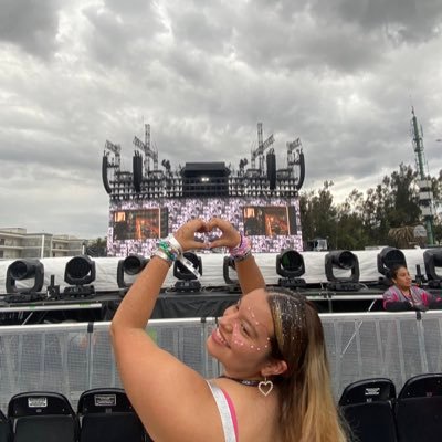 Swiftie since 2010 from 🇲🇽 27 yrs old. 🫠😗💗 TN x4 🥺🕯️ I SAW TAYLOR IN CONCERT 🥰 📍 Mexico 🇲🇽