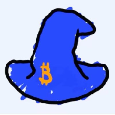 巫师创始人@mavensbot于2013年在Reddit r/bitcoin 发表了名为魔法*互联网*金钱的巫师形象