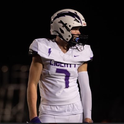 Liberty High School (IA) | C/o 2025 | 6’3” | 200 lbs | WR | 4.25 GPA