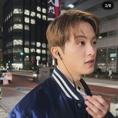 onexxyiu's profile picture. Be better