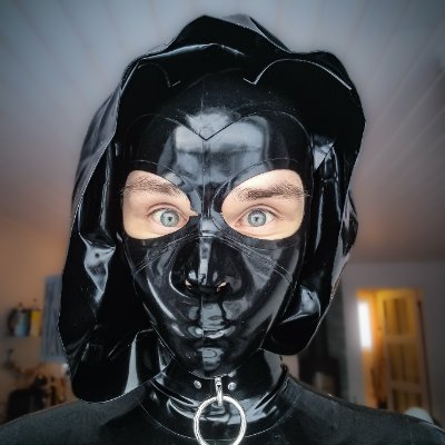 ReflectiveKitte's profile picture. A Rubber Kitten and sometimes a Rubber Drone on a kinky adventure~ Occasionally found behind bars, or tied up ♡

https://t.co/ykMqCK378A

🔞Minors DNI