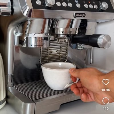 FDDtIIHdfuCUdCR's profile picture. Бидний хэн ч энэ гариг дээр амьд үлдэхгүй хүссэн бүхнээ хий👊