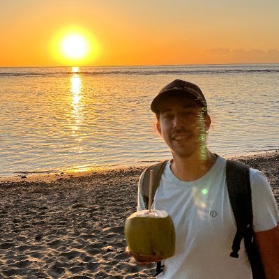 mlappz's profile picture. I build stuff with code