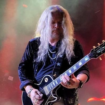 Founding member and lead guitarist of the band TESLA and host of The FAR OUT podcast at https://t.co/E6Wb7msbsl