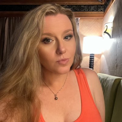 D4 Sorc 🪄 | Poké Collector | Twitch Partner | Mother of Cats | Cylon | Creator Code: roxy 🇻🇮