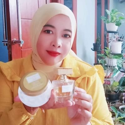 Beautyinfluencer  Oriflame,florist,likes volleyball,writing & Healthy Lifestyl (order &daftaran Oriflame chat ya📲) 
 business  ➡️https://t.co/ytPHjpoOTQ