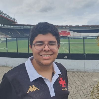 Torcedor do Vasco, LGBTQIAP+ (Bissexual), Esquerda, Estudante de Biologia da @UVA_Veiga, Mangueirense e Solteiro.