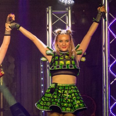 emi_clairex's profile picture. 16 || @capacollege || diva theatre || sutton school PA || Nixon studio & es voices || ❤️ || playing the one in green - SIX teen edition (SAYS) 💚