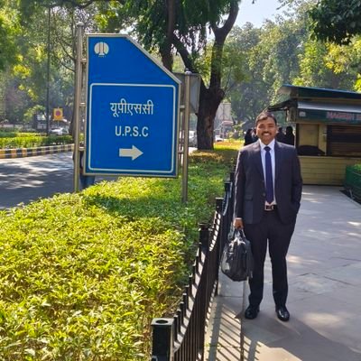 Southpaw | UPSC Aspirant  | 1st generation engineering graduate | UPSC CSE Mentor | Telegram : https://t.co/fVSLXHOQkW | insta kunal.viru |