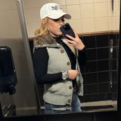 _DarkSnow_'s profile picture. my twitter is for public viewers like you.