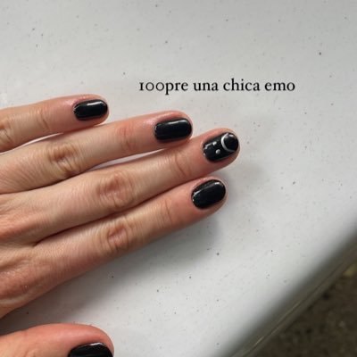 Leonor0903's profile picture. uso twitter pa quejarme, odiar a AMLO y decir pendejadas.