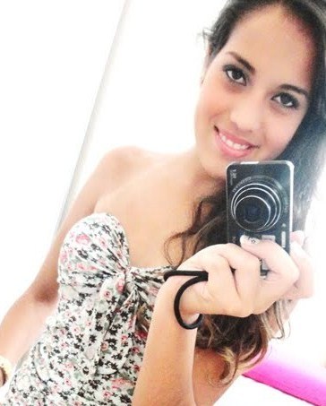 Rafaella Grou 17 anos 
mimada, teimosa, tímida, palhaçona, carinhosa, bobona ...