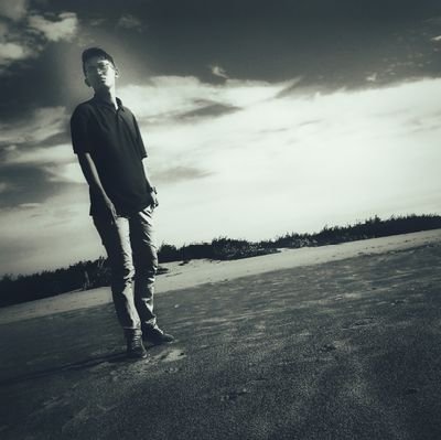 True friend is the one who grabbed your hand and touches your heart, stay humble
IG : ...
Stay : kota ...