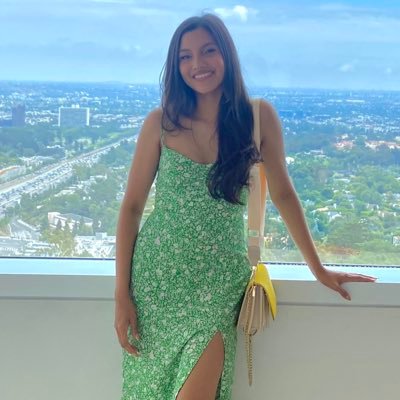 _viviantc's profile picture. 