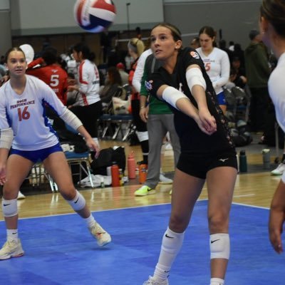 @una_volleyball ‘28 | HPSTL 18 Royal | 2024 Libero | #2 Libero in MO | FZW ‘24 | AVCA Phenom |