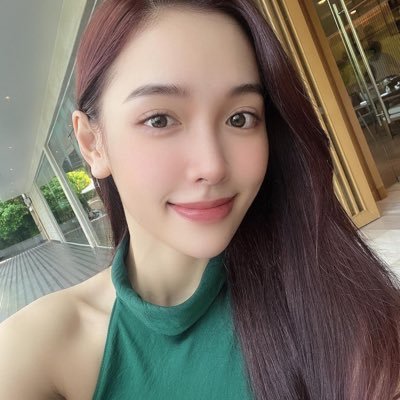 I come from Vietnam. I can create my own job as a woman with fame and open destiny.📝Likes to interact and learn. Loves nature and animals📝