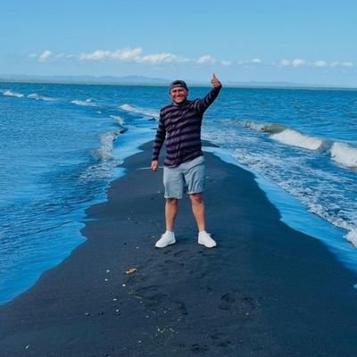 fer_cajina98's profile picture. La revolución no se lleva en la boca👅 para vivir de ella, se lleva en el corazón ❤ para morir por ella. 👊❤🖤🇳🇮
#ResistenciaUrbanaDigital
#PLOMO19