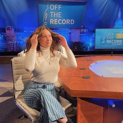 House reporter for @MIRSnews. @MSUjschool alum, photographer, and secret lover of the Oxford comma. retweets 🚫 endorsements. danielle@mirsnews.com