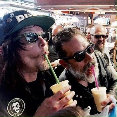 who is this irresistible creature who has an insatiable love for the dead? ♡ @wwwbigbaldhead @JDMorgan