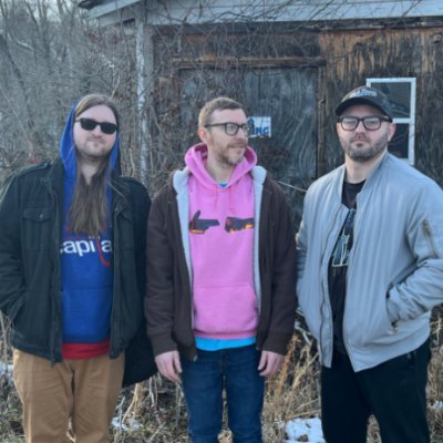 Punk rock band from Fredericksburg, VA. This account is run by Tom (he/him). #TheAmbulanceReview #PlayAsFastAsYouCan Booking: TheAmbulanceReview(at)gmail(.)com