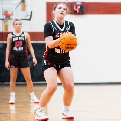 C/O 2025| Northgate High School | 5’5 PG/SG | email: hcneuman6@gmail.com | insta: hana_neum4 | Rose City Ballers #21