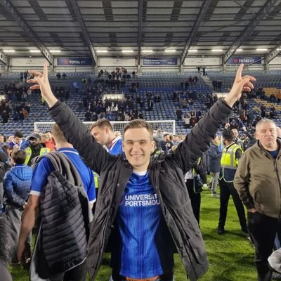 Part of the 30 club / #Pompey ST holder ⚽️/ Love Formula1 #TeamLH🏁 /