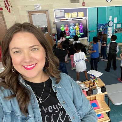 DPSCD.👩💻 MIE Trainer 2021-2022. #MIEExpert. Flipgrid Ambassador.🦄 My tweets are my own. 🙌 CMU Grad student. 🤓