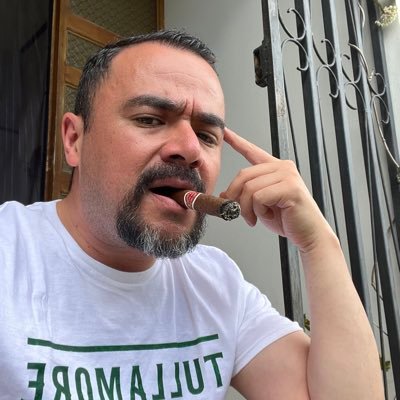 Lic en finanzas, puntual #sentidocomún #Disney #Barça #Patriots #Yankees #Saprissa #Seinfeld #aviones #whisky #habanos el sarcasmo es bueno en la dosis correcta