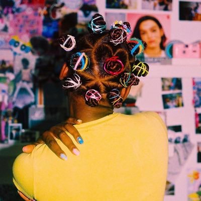 Photographe & apprenti réalisatrice/web-développeuse. Pour l’accroissement des compétences artistiques des jeunes femmes afro-descendantes dans l’art visuel. 🎨