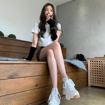 igwihyeon120200's profile picture. (一球二無)