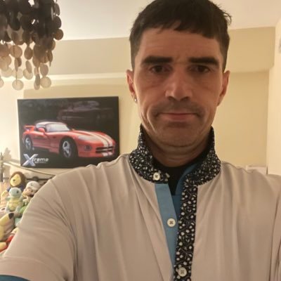 my name is bryon I stay in Scotland in the United Kingdom and am just a general Scottish lad who like to do alot of sports etc and i stream on twitch