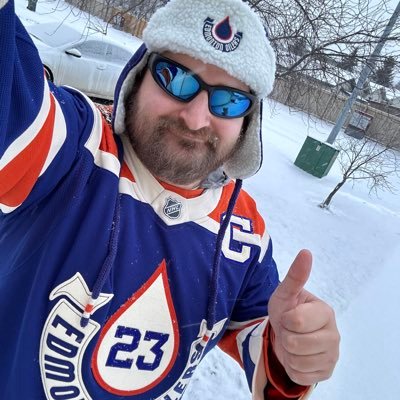 Graphic Designer, living in #Blackpool, UK. I like to share art, talk about wrestling, movies, hockey… A passionate @EdmontonOilers fan! #LetsGoOilers