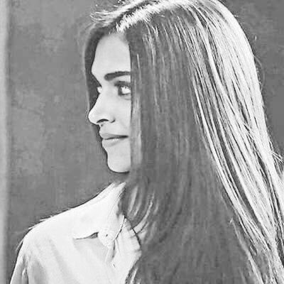 rashaalenezi's profile picture. live in the moment ⏳