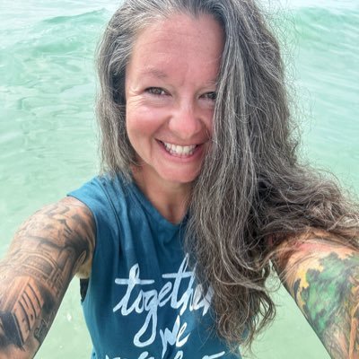 washed up former college&pro golfer. unapologetically tattooed. world’s only croatian atheist jew. i’m a 2 but i’m fun. i like bikes, animals&maybe 2 people.