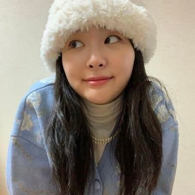 ela/dela ✨
uma mestra e doutoranda em Comunicação que já é pós-graduada em dramas, kpop e chorinhos da vida. (💬 e a tese? que tese?)