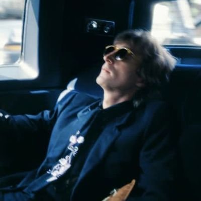 OliverArrowvers's profile picture. Kemenangan datang bersama kesabaran, maka bersabarlah :)