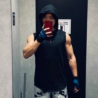 日々筋トレとサプリ研究してます💪近場にfitplaceができたので週5で通ってます😄👟最近はcreepy nuts聞きながら励んでます⭐️ちなc⚾️